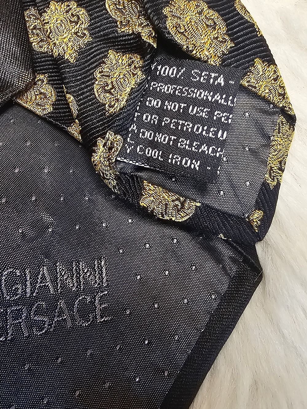 Versace Black and Gold Medallion Pattern Silk Tie - Picture 4 of 6